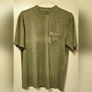 IZOD Brand Crew Neck T-Shirt - Olive Green • Size Medium • excellent condition